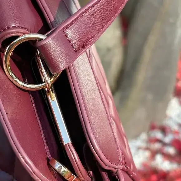 Badgley Mischka Vegan Plum Leather Quilted Tote Bag New - Picture 7 of 9